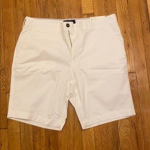 Men’s white short